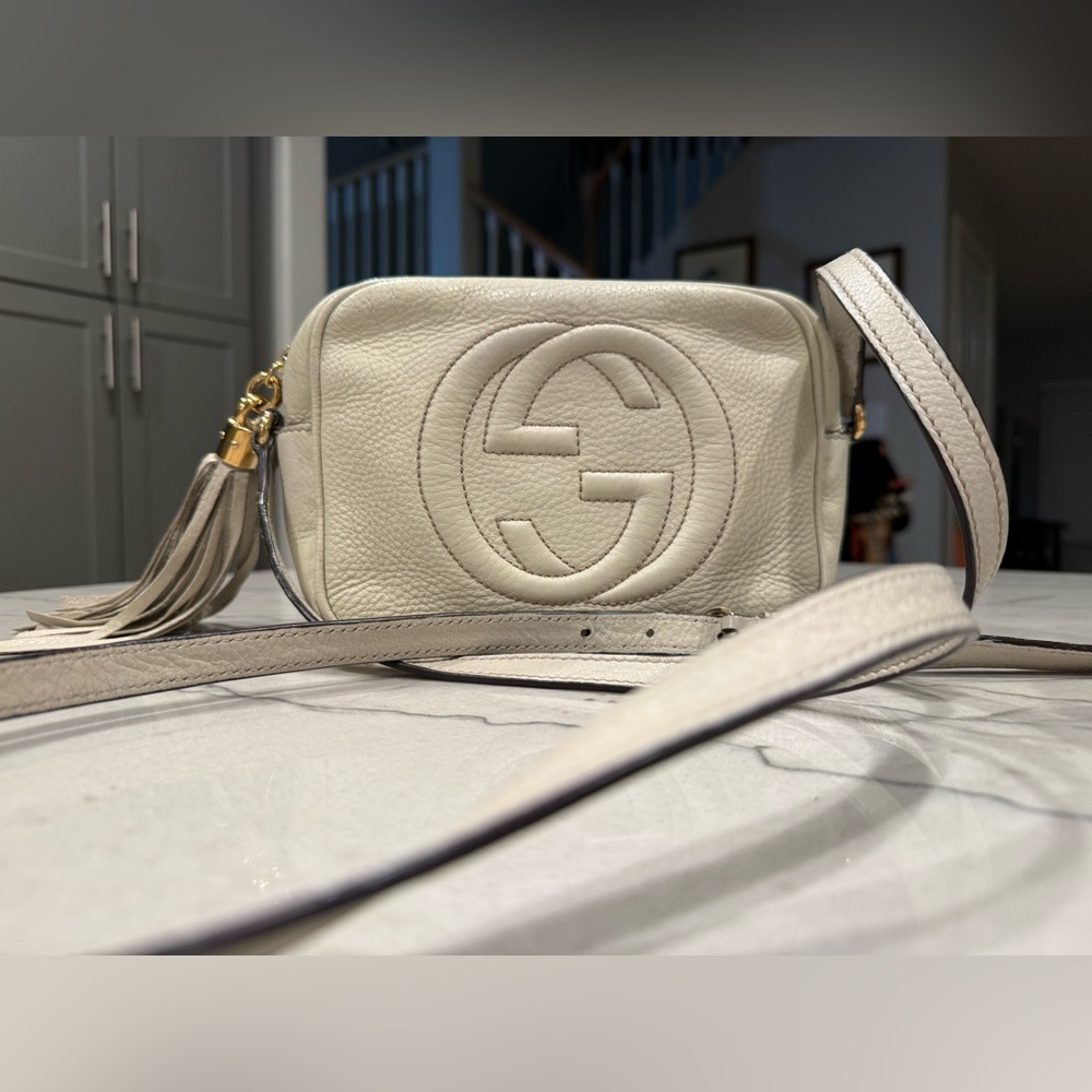 Gucci Soho Disco Crossbody Bag Cream Pebbled Leather Tassel Authentic - Picture 2 of 16